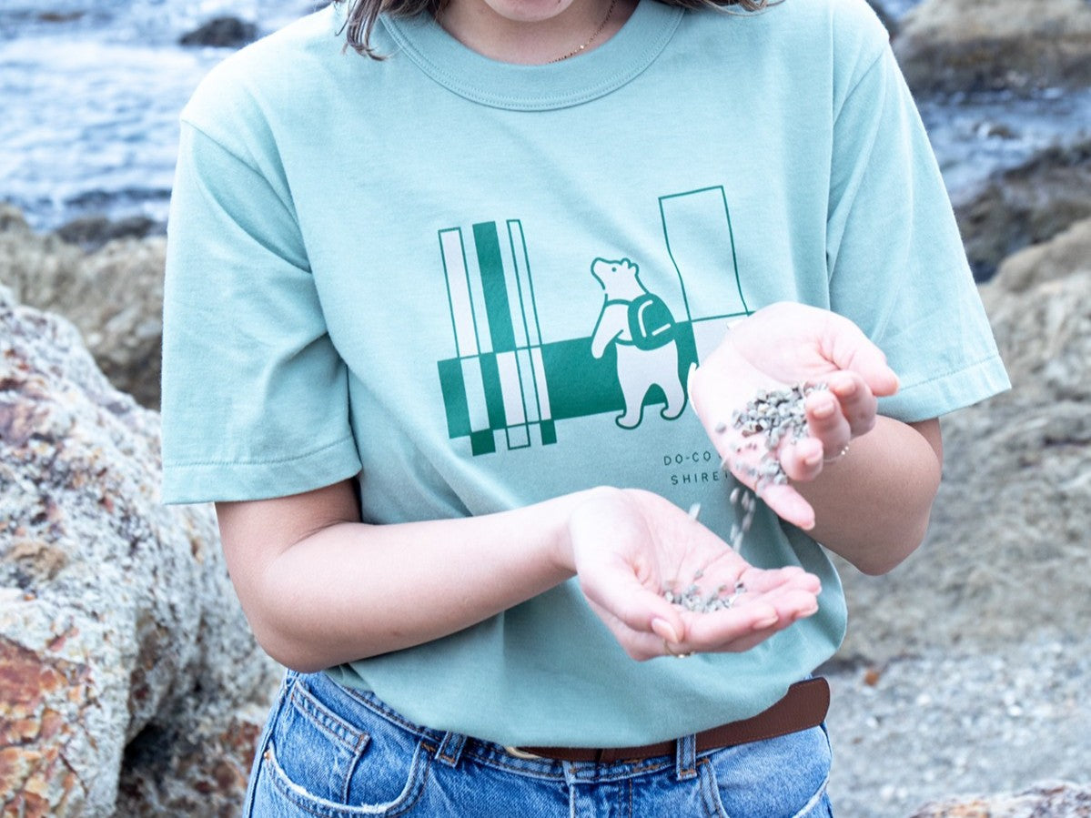 ふるさと納税 服 女 北海道 斜里町 「知床トコさん」×久米繊維　コットンTシャツ　温泉柄　Mサイズ　半袖 1634784 知床トコさん」×久米繊維 コットンTシャツ 温泉柄 Mサイズ 半袖