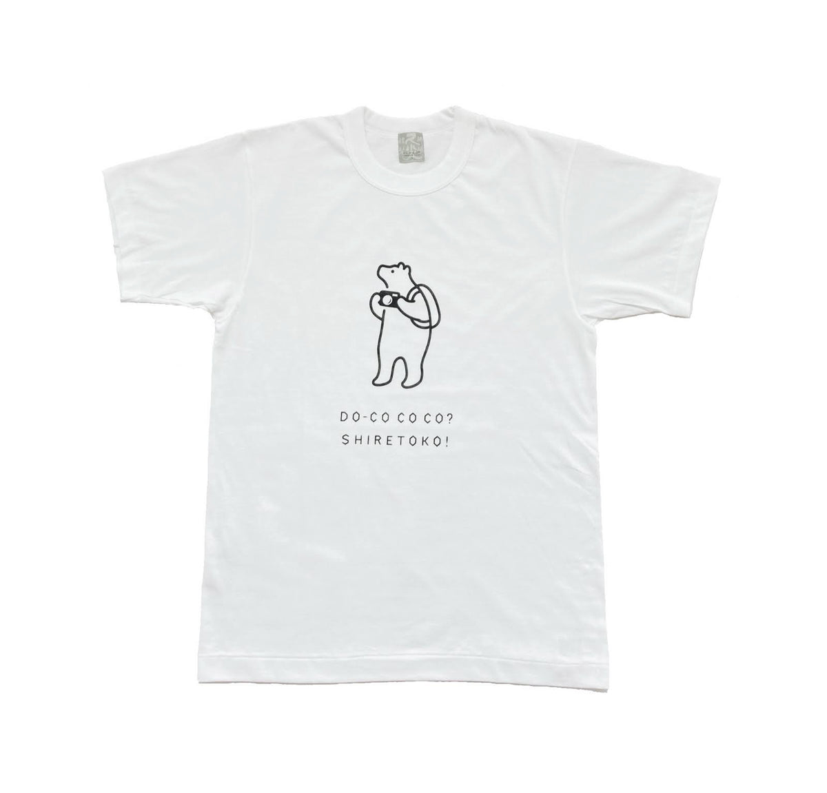 ふるさと納税 服 女 北海道 斜里町 「知床トコさん」×久米繊維　コットンTシャツ　カメラ柄　Sサイズ 1345847 T-SHIRT Tシャツ / カメラ – SHIRETOKO! SUSTAINABLE SHOP
