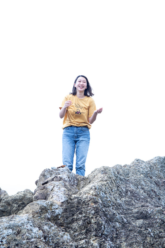 知床トコさんTシャツ / 冬眠明け