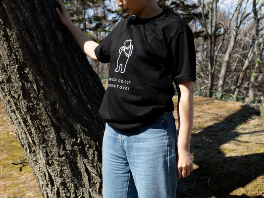 知床トコさんTシャツ / カメラ（ブラック）