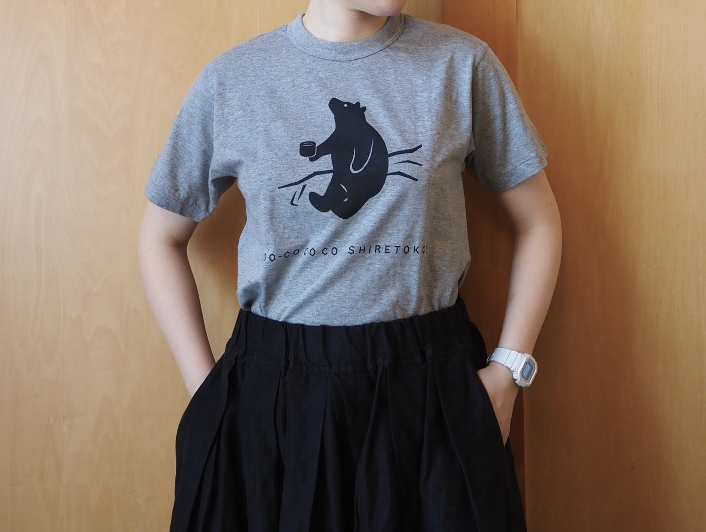 知床トコさんTシャツ / コーヒー（グレー）